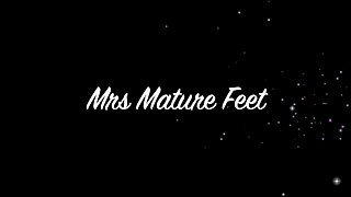Mrs Mature Feet Playing in the Shower 484