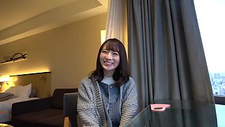 別れさせ屋美女がパンスト美脚で興奮誘いビッチに男を求める