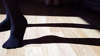 Russian MILF in black pantyhose rubs her wet pussy to orgasm