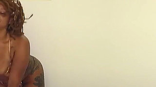 Oiled-up Temptress Mango Teases with Her Sexy Feet While Ignoring You Completely