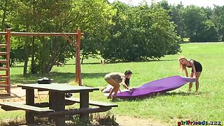 These women don't care they can be seen in public - girlfriends sex