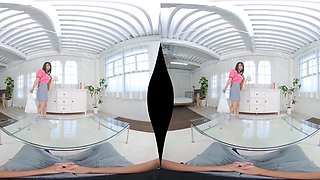Japanese Enchantress Explores Gentle Passion In Virtual Play
