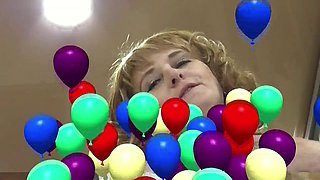 Experienced MILF Teaches Wife Cunnilingus in Steamy Lesson with Intense Pussy Licking
