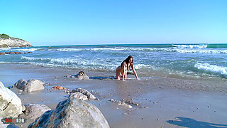 Sonia Sex: Sonia Sex Stripping on the Beach