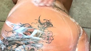 amateur sweetdesire12 flashing ass on live webcam