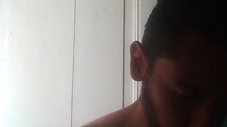 I record myself doing a skincare in the morning