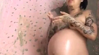 Do You Like How I Bathe My Giant Belly