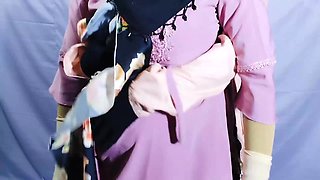 Muslim Hijabi Gorgeous Housewife Pulverizing with Neighbor - With Clear Bangla Audio