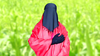 The bus's fat cock was inserted into my pussy