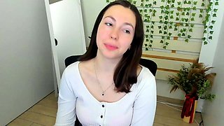 Brunette Solo Webcam Masturbation