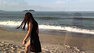 FAMOUS BRAZILIAN MODEL ON THE BEACH AGREED TO GO TO THE