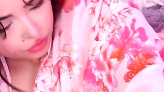 Gamer Girl Fall in Love with Her First Fan