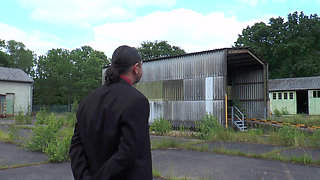 Sexy big ass chick banged outdoor in her wet pussy