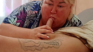 The Morning Started with a Deep Blowjob From the Stepmom