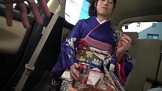 Huge G-Cup Tits 20 Year Old Virgin Gets Creampied After Free Photo Shoot