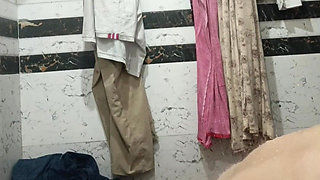 Priya Bhabi Washroom Clean Video