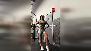 Teen Exposes Pussy on Insta Live
