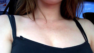 Youtube Star Exposed herself when the traffic is heavy on the road