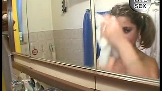 Big ass chick gets screwed and sprayed with warm jizz