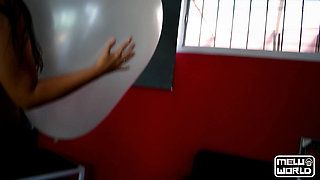 Bunny Looner Big Balloon Party - Blow and Ride to Pop