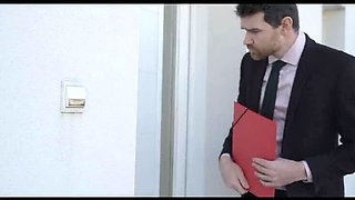 Amateur MILF Gets Rough Doggy Style & Facial From Salesman For Discount - Big Ass Fucked Hard