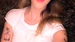 Webcam skinny brunette plays her squirt pussy