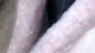 Sexy Filipina MILF Enjoying Her Eggplant