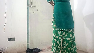 Desi House wife ko Husband ne Doggi position me choda  dkrhw143