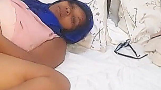 Muslim Masturbating Pussy