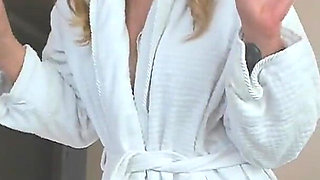 Using My Domi Wand to Orgasm