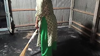 Desi Aunty Anal Fuck - SAFI-SEXY Bangs Stepmom's Tight Ass Doggy Style