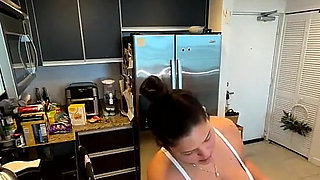 Live Stream with Dani Valentina