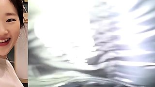 Yi Yuna Parttime Blowjob in a Toilet Enclosure