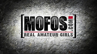 Mofos - Horny Amy Lee Gives Tony Rubino a Backseat Blowjob & Gets Fucked in a Hot Car Sex Escapade