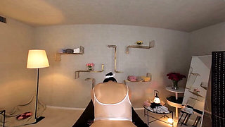 Desire Grew! Busty Beauty, an S-class Masseuse, Teases Me 3/3