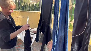 WASHING MACHINE ROOM - THE NEIGHBOUR SUCKS COCK AND I CUM IN HER