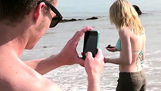 Amateur blonde loves sex