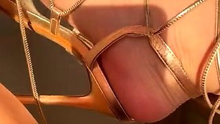 Amateur Foot Fetish Girlfriend Sucks and gives a Footjob