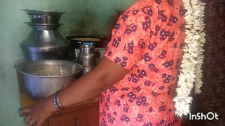 Indian Malayali housewife and uncle kitchen room sex