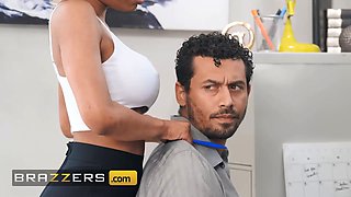 Brazzers - Demi Sutra finds the right moment to sneakily smoke & fuck her cowworker's Big Dick