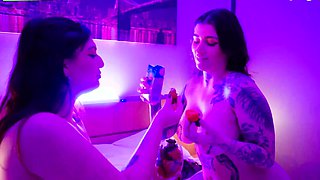 DOUBLE LESBIAN MASTURBATION