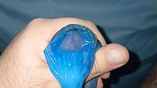 17cm Filling up a blue condom in the morning