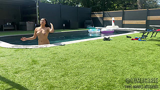 My Friend Adélie Takes My Apart