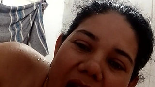 Beautiful Girlfriend Sucking Deep Throat