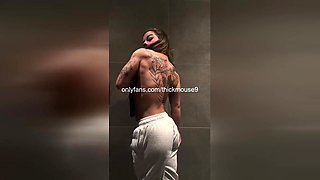 Muscle 18yo Going knuckle deep Seep Gym Live