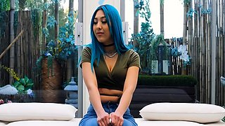 Amateur babe bangs on casting couch POV