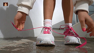 Delicious college girl pee