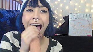lisathesuccubrat quick dildo suck on cam