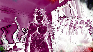 Ivy's Kiss Bloom of Ruin