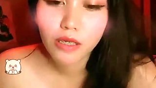 Darkhaired babe squirts intensely during solo webcam pleasure